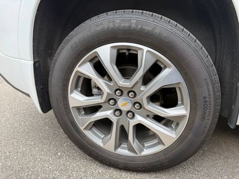 Used 2020 Chevrolet Traverse Premier w/ LPO, Floor Liner Package FWD image 9
