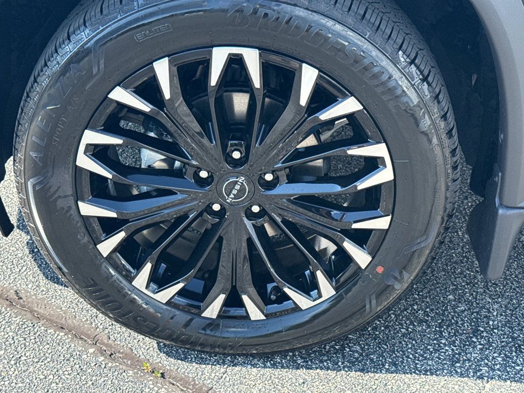 New 2026 Nissan Rogue Dark Armor AWD/4WD image 9