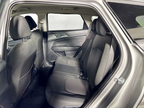 Used 2023 Kia Sportage LX image 19