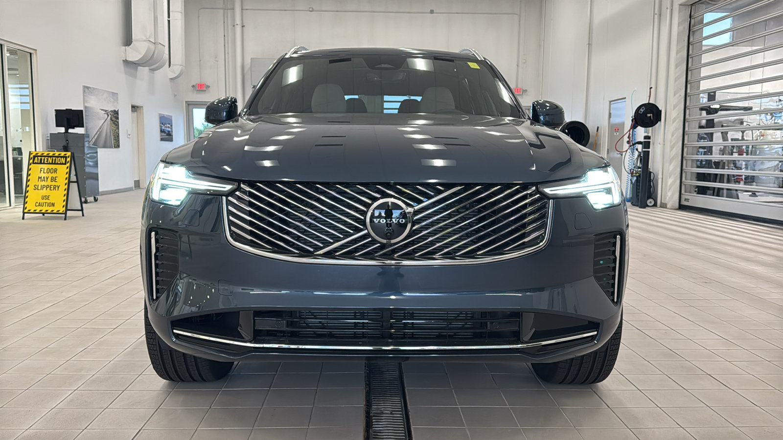 New 2027 Volvo XC90 T8 Plus AWD/4WD image 10