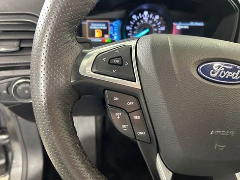 Used 2018 Ford Fusion SE w/ Equipment Group 601A image 16