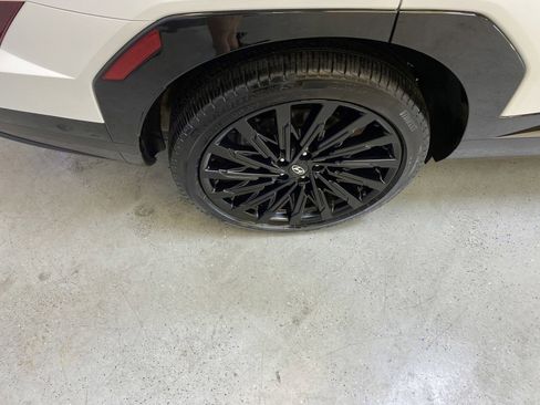 Used 2025 Hyundai Santa Fe Calligraphy image 13