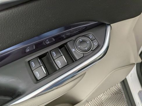 Certified 2023 Cadillac XT4 Luxury w/ Cold Weather Package image 13