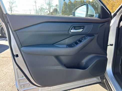 Certified 2023 Nissan Rogue SV w/ SV Premium Package image 9