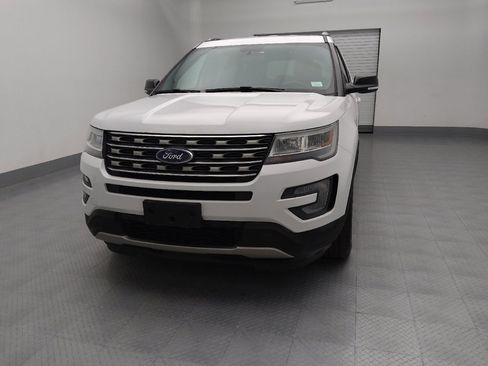 Used 2017 Ford Explorer XLT image 15