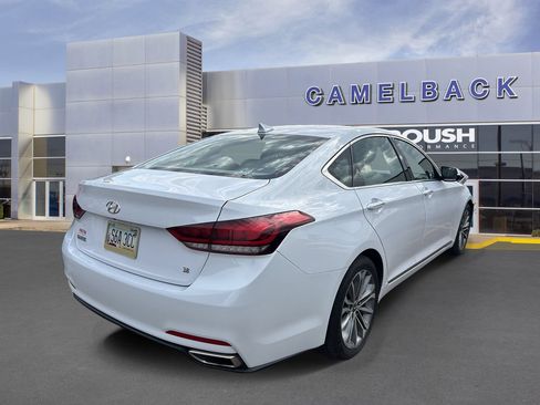 Used 2016 Hyundai Genesis 3.8 RWD image 3