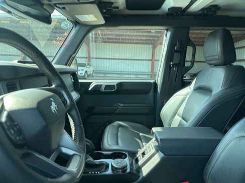 Used 2025 Ford Bronco Badlands AWD/4WD image 6