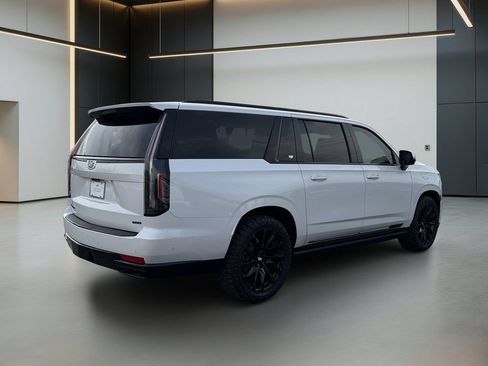 Certified 2023 Cadillac Escalade ESV Sport Platinum w/ LPO, ONYX Package AWD/4WD image 6