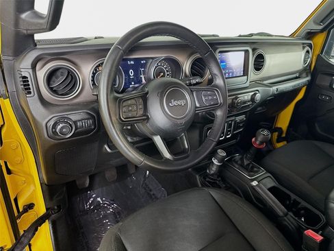 Used 2020 Jeep Wrangler Sport AWD/4WD image 10