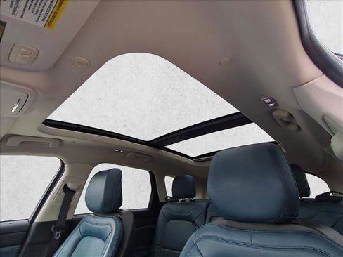 Used 2020 Lincoln Corsair Reserve w/ Equipment Group 201A image 11