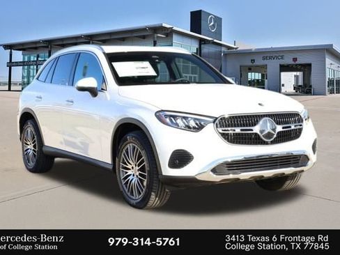 Certified 2025 Mercedes-Benz GLC 300 image 3