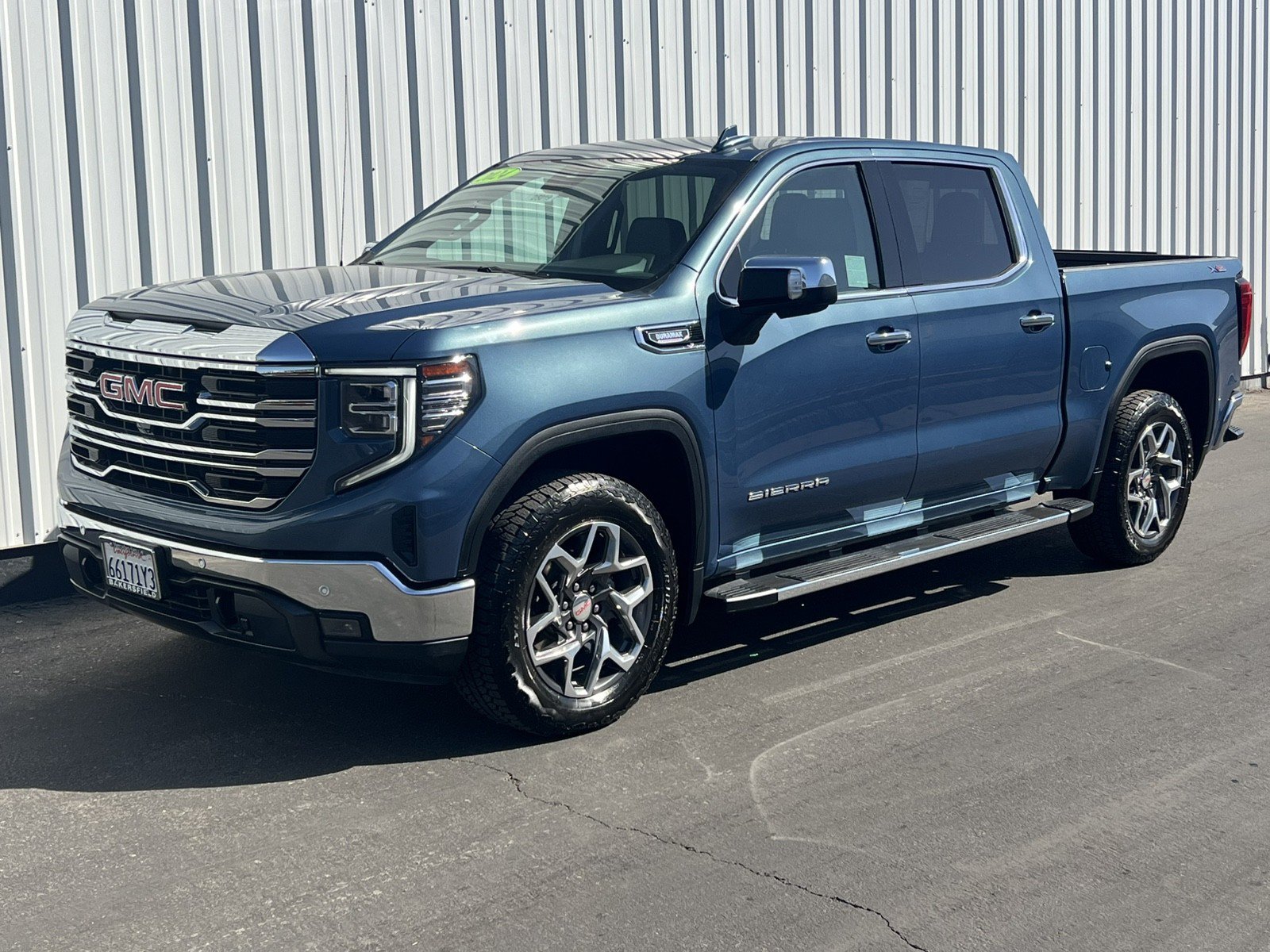 Used 2024 GMC Sierra 1500 SLT w/ SLT Premium Plus Package AWD/4WD image 1