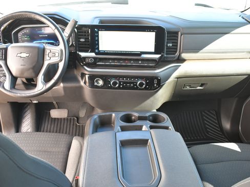Used 2022 Chevrolet Silverado 1500 LT image 12