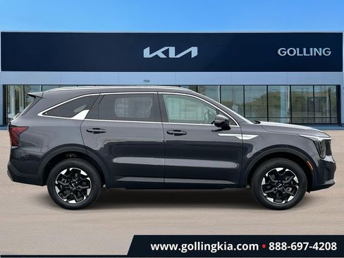 Certified 2025 Kia Sorento S AWD/4WD image 2