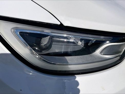 Used 2021 Chrysler Pacifica Touring-L FWD image 31