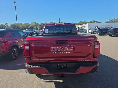 Used 2025 GMC Canyon Denali image 4