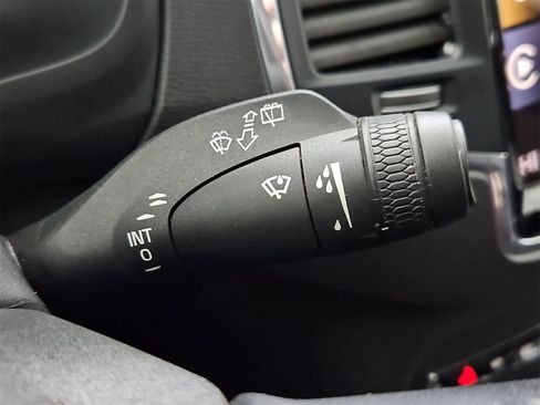 Used 2020 Volvo XC90 T6 Momentum image 27