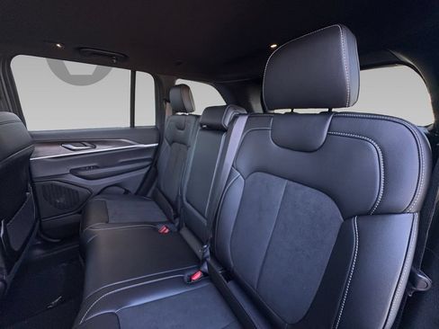 New 2026 Jeep Grand Cherokee Altitude AWD/4WD image 5