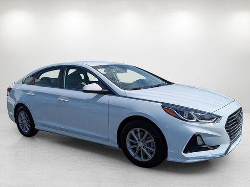 Used 2018 Hyundai Sonata SE w/ Cargo Package image 3