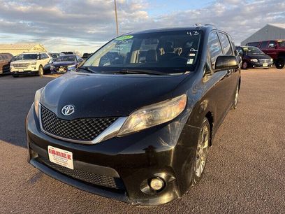 Used 2011 Toyota Sienna SE