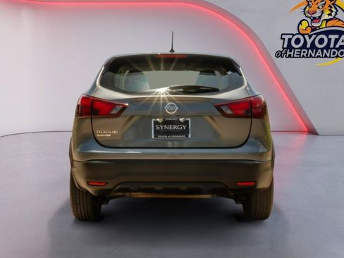 Used 2018 Nissan Rogue Sport S FWD image 6