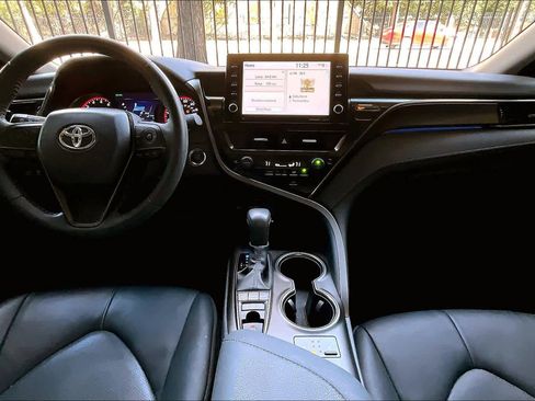 Used 2023 Toyota Camry XSE image 15