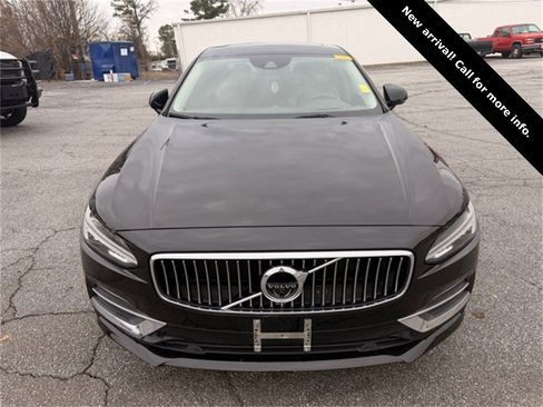 Used 2018 Volvo S90 T6 Inscription w/ Convenience Package image 2