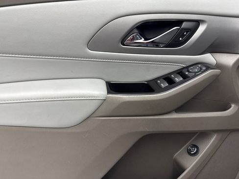 Used 2019 Chevrolet Traverse LT image 35