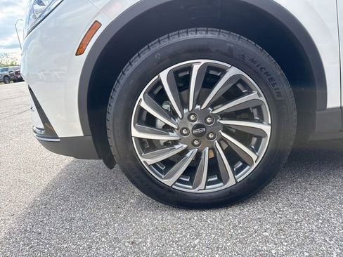 Certified 2025 Lincoln Corsair Reserve AWD/4WD image 42