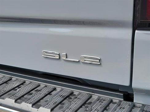 Used 2024 GMC Sierra 1500 SLE RWD image 28