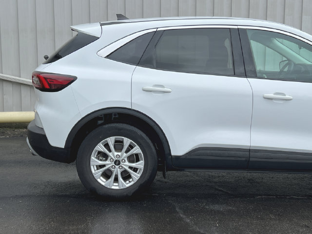 Used 2023 Ford Escape Active w/ Tech Pack #2 AWD/4WD image 17