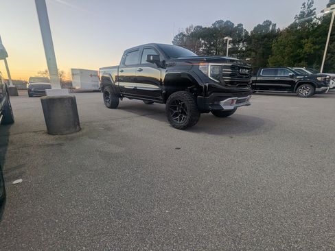 Used 2023 GMC Sierra 1500 AT4 w/ AT4 Premium Package image 2