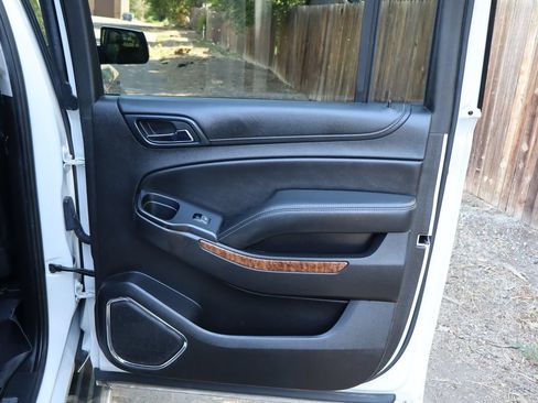 Used 2018 Chevrolet Suburban Premier AWD/4WD image 27
