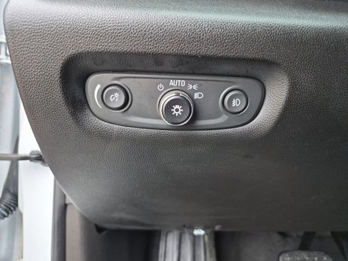 Used 2019 Chevrolet Traverse LT FWD image 27