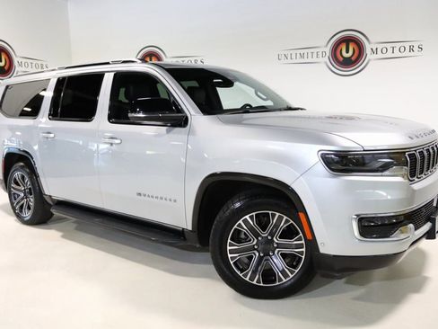 Used 2024 Jeep Wagoneer L Series II w/ Flexible Seating Group image 9