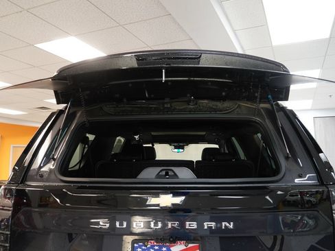 New 2026 Chevrolet Suburban High Country AWD/4WD image 9