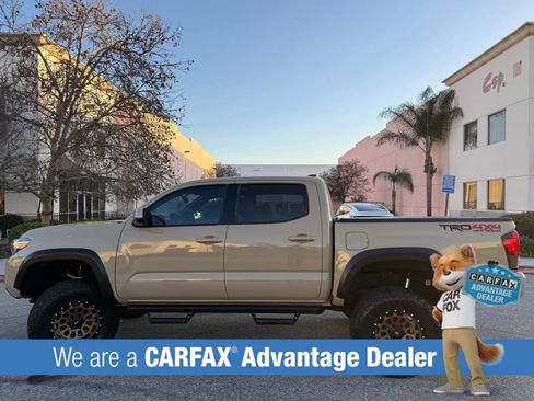 Used 2017 Toyota Tacoma TRD Off-Road w/ Premium & Technology Package AWD/4WD image 7