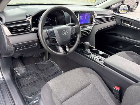 Used 2025 Toyota Camry LE FWD image 16