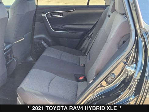 Used 2021 Toyota RAV4 XLE image 17