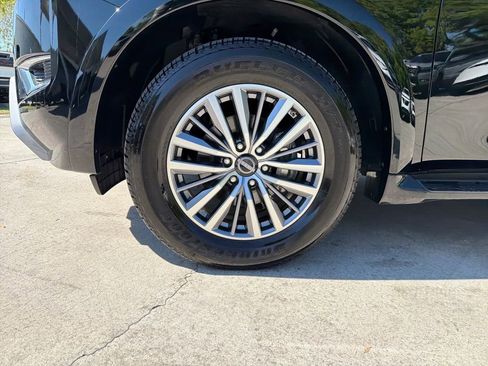 Used 2024 Nissan Armada SL w/ Captain's Chairs Package image 12