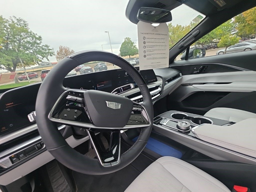 Used 2024 Cadillac Lyriq Luxury AWD/4WD image 29