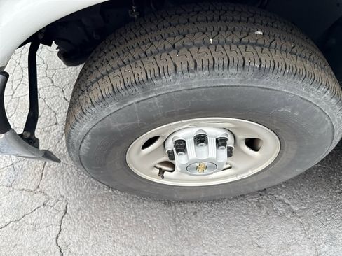 Used 2024 Chevrolet Express 2500 w/ Driver Convenience Package image 11