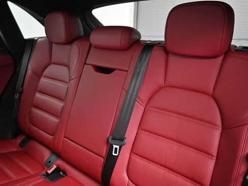 Certified 2022 Porsche Macan GTS AWD/4WD image 6