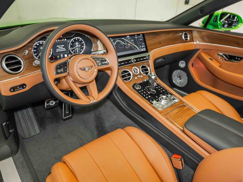 New 2024 Bentley Continental GT V8 AWD/4WD image 4