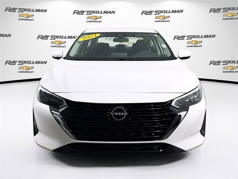 Used 2024 Nissan Sentra SV image 2