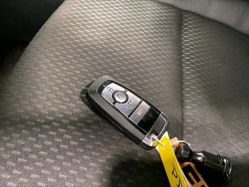 Used 2025 Ford Escape ST-Line FWD image 11