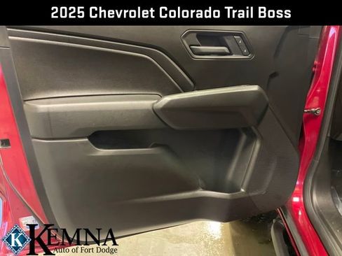 Used 2025 Chevrolet Colorado Trail Boss image 12
