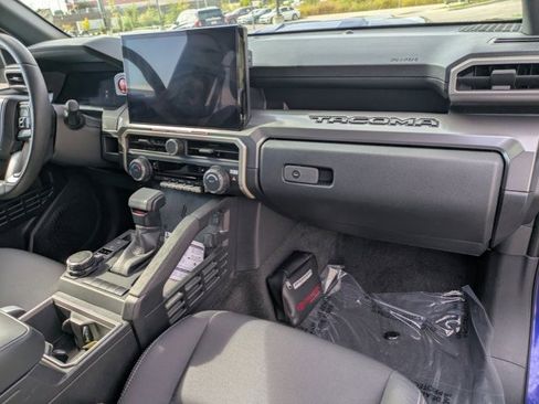 Used 2024 Toyota Tacoma TRD Sport image 23