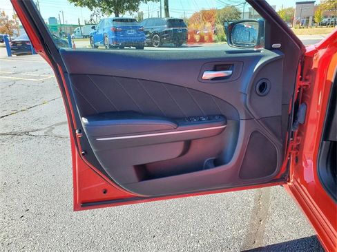 Used 2023 Dodge Charger SXT image 9