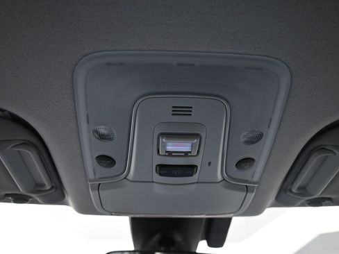 Used 2020 Toyota Prius Prime LE image 19